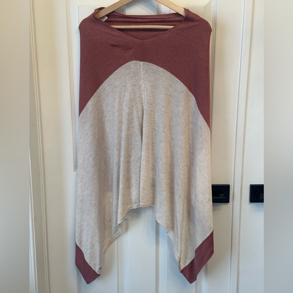 Lululemon On-the-Go Poncho